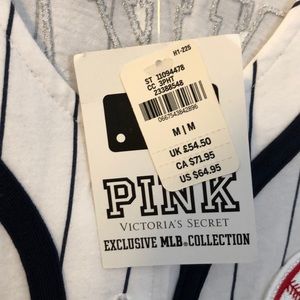 PINK Victoria's Secret Tops - NWT VS PINK NY YANKEES PIN STRIPE TEE PINK Victoria's Secret Tops - NWT VS PINK NY YANKEES PIN STRIPE TEE